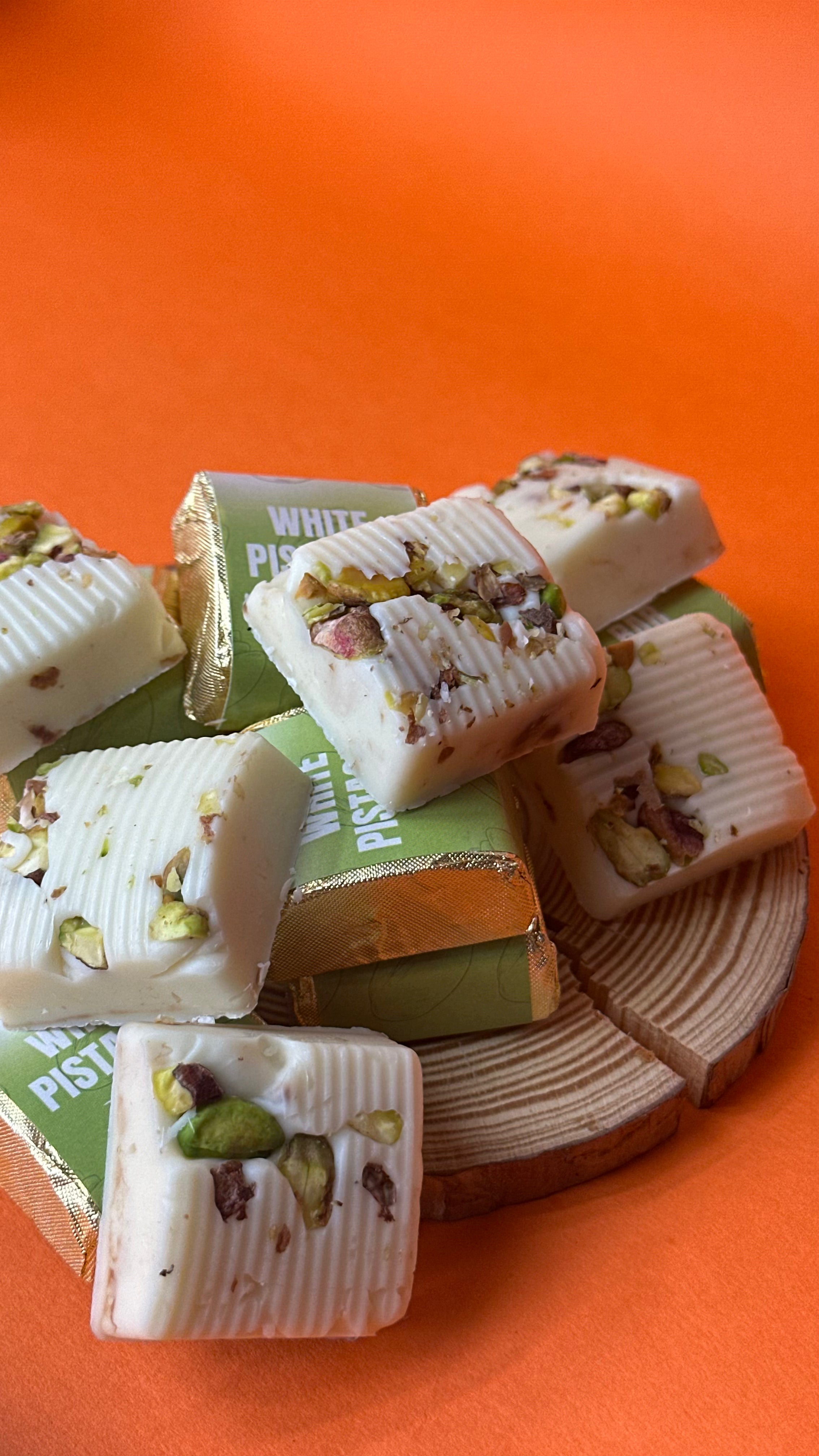 Dubai White Pistachio Bite (8pcs)