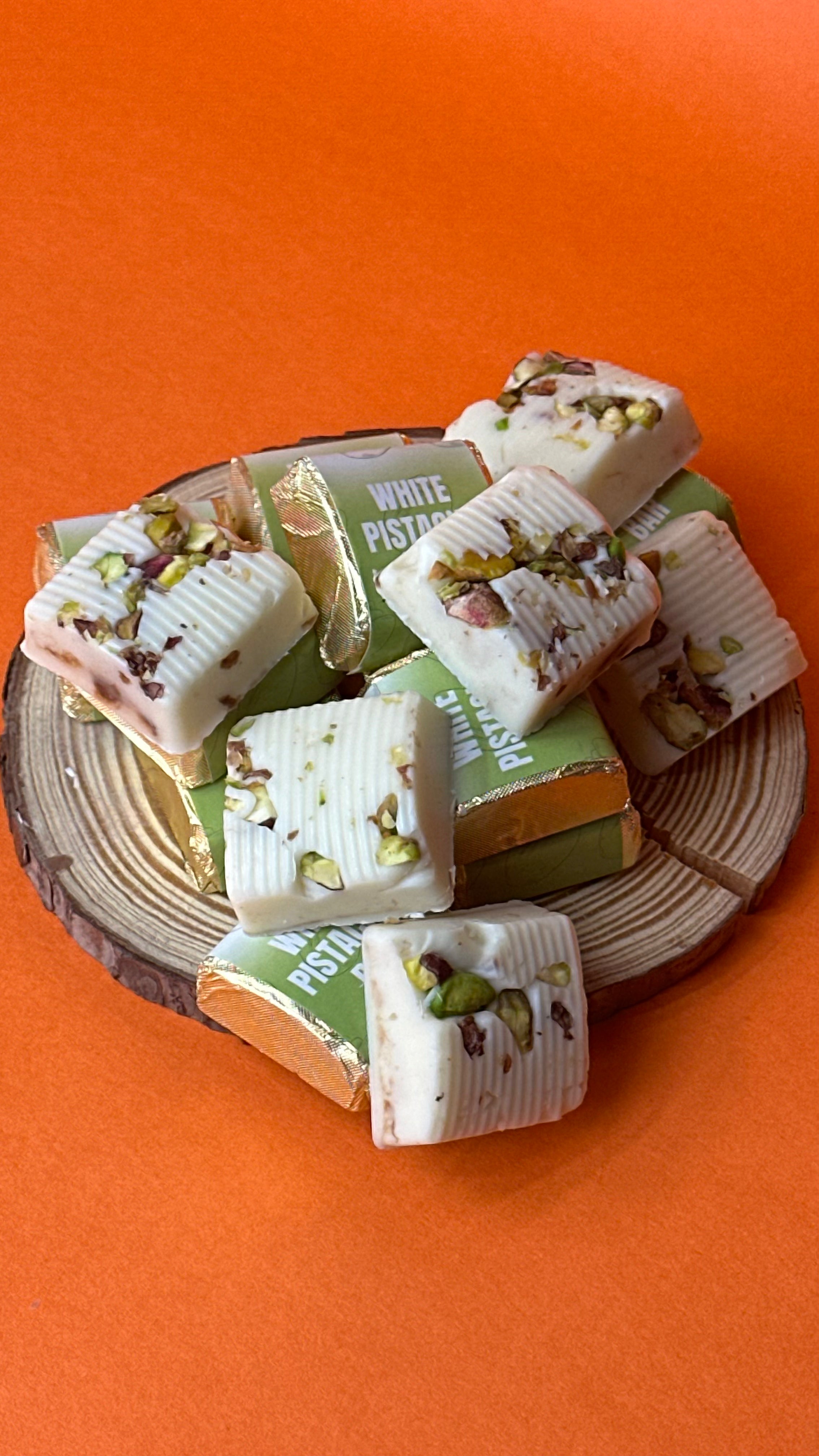Dubai White Pistachio Bite (8pcs)